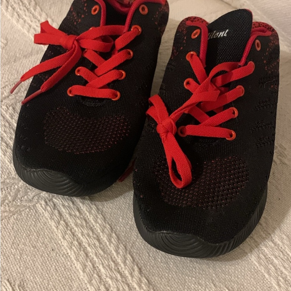 Men’s Belilent Black and Red Shoes